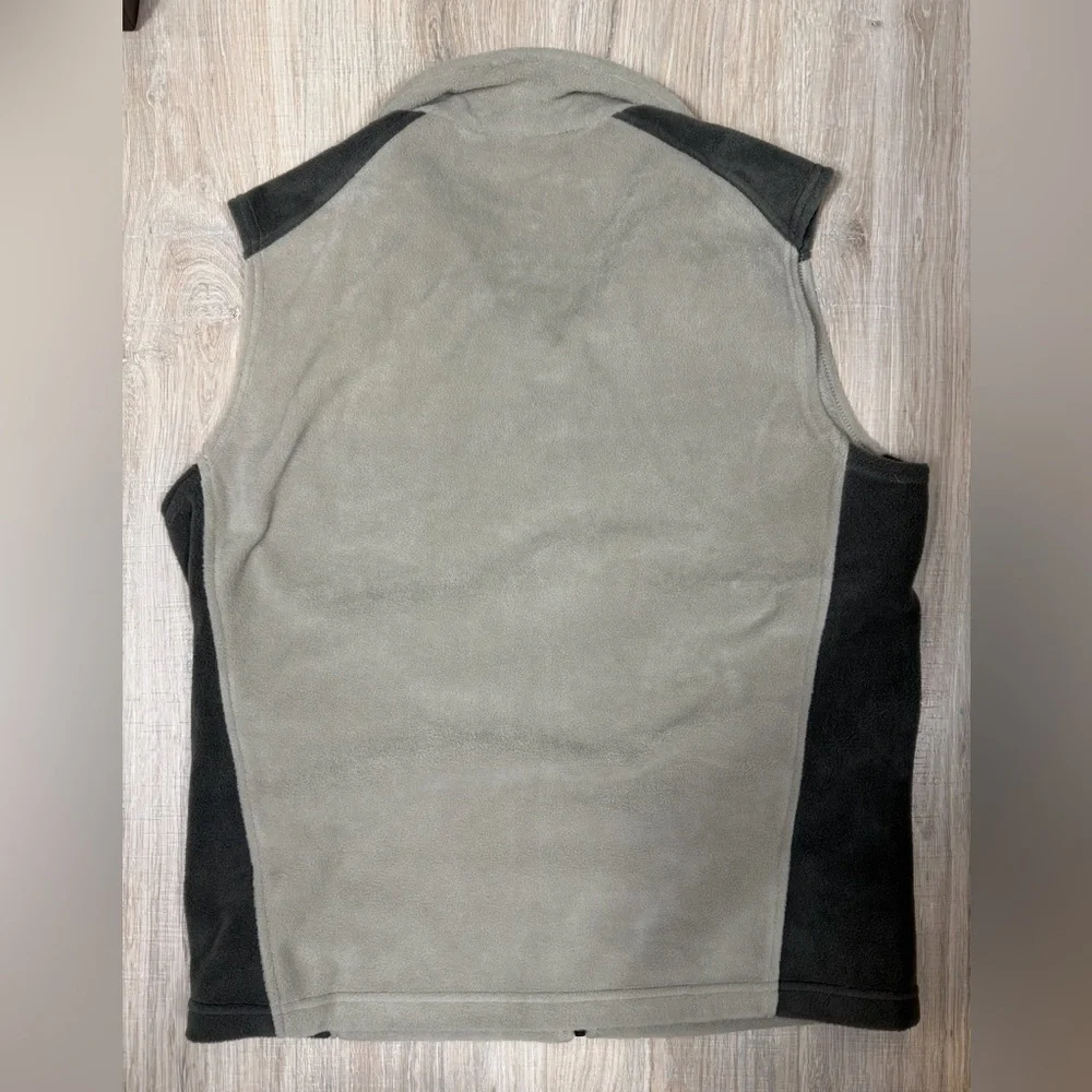 Columbia Men’s Fleece Vest Size M Taupe Gray Zip Up Outdoor Hiking Layer Warm